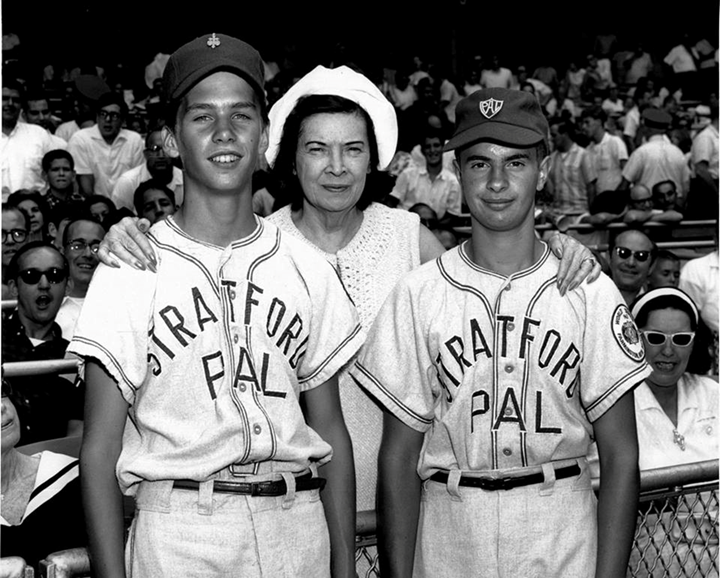 Mrs Ruth With Players